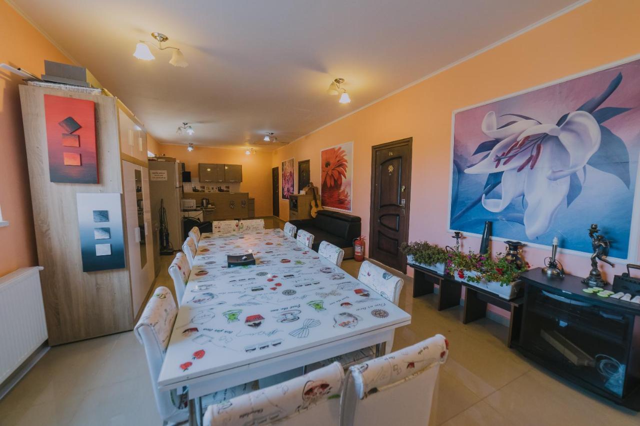 Hostel Denisa Buzau Ngoại thất bức ảnh