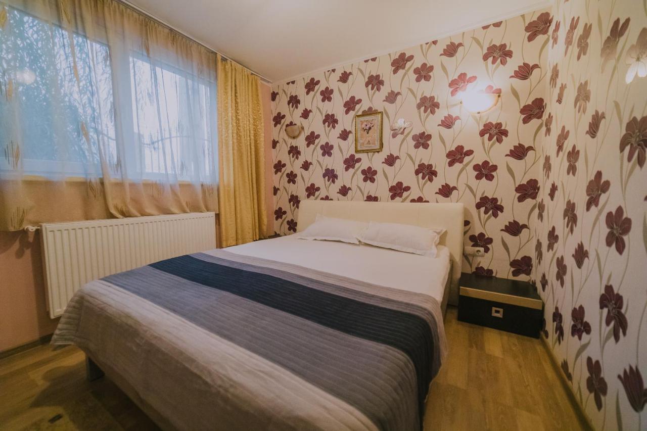 Hostel Denisa Buzau Ngoại thất bức ảnh