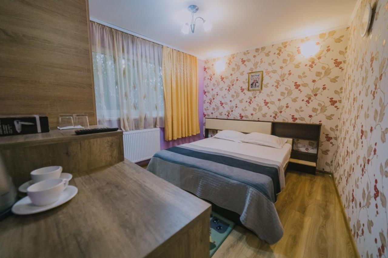 Hostel Denisa Buzau Ngoại thất bức ảnh
