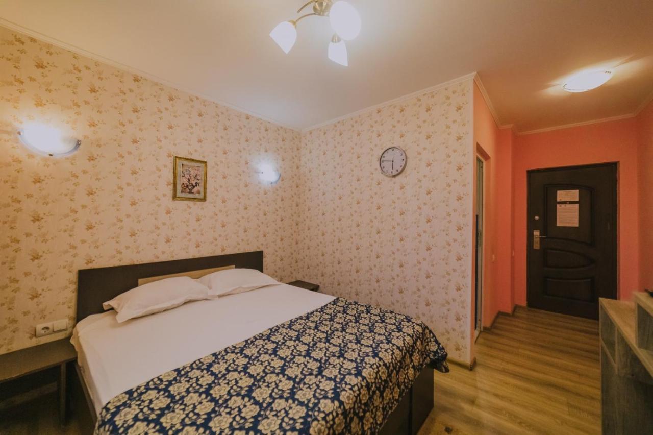 Hostel Denisa Buzau Ngoại thất bức ảnh