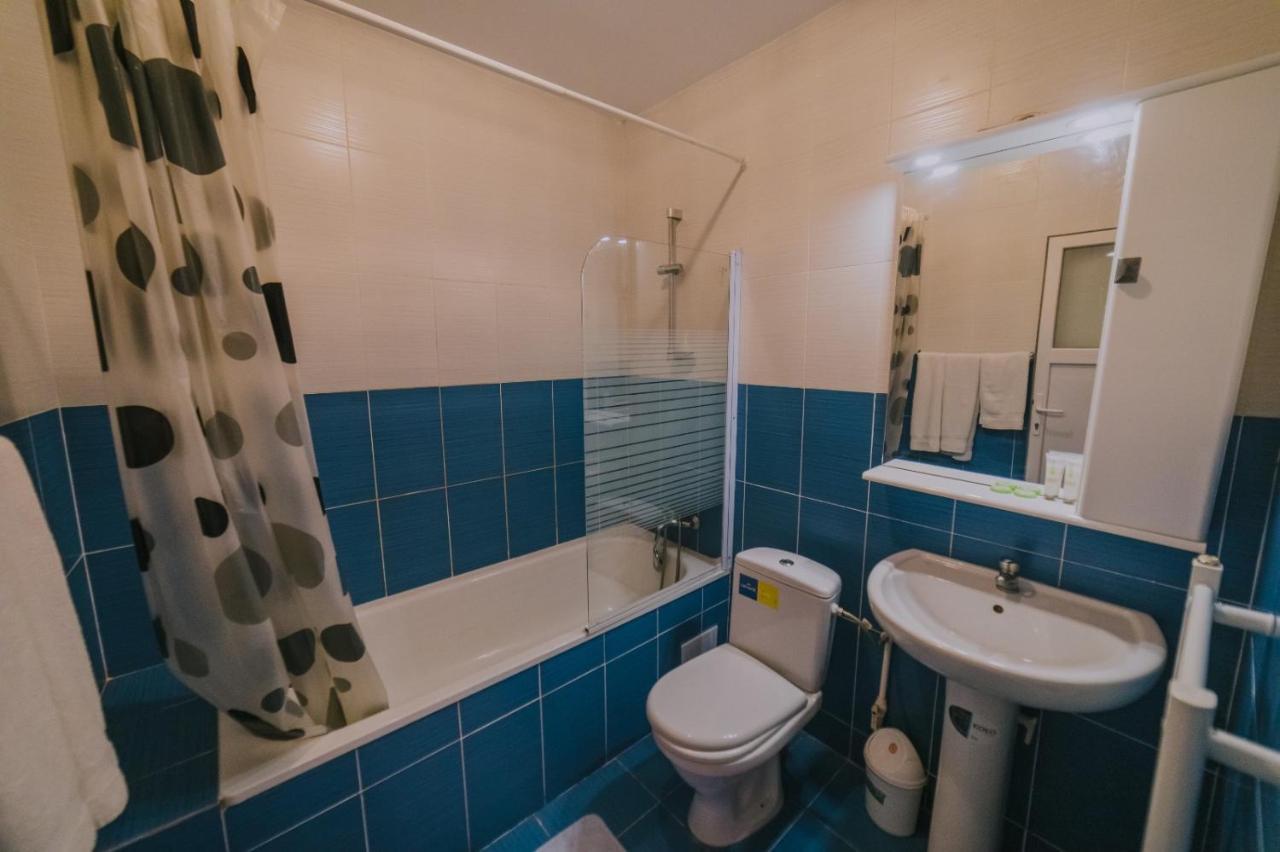 Hostel Denisa Buzau Ngoại thất bức ảnh