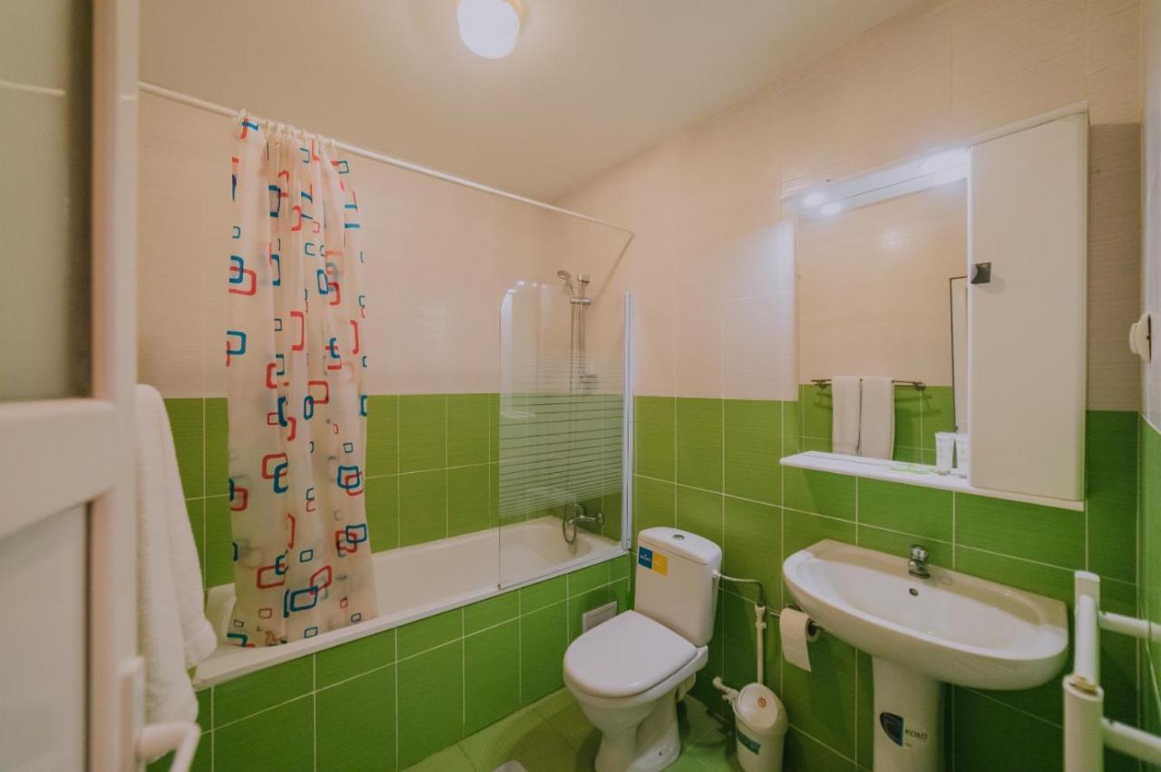 Hostel Denisa Buzau Ngoại thất bức ảnh