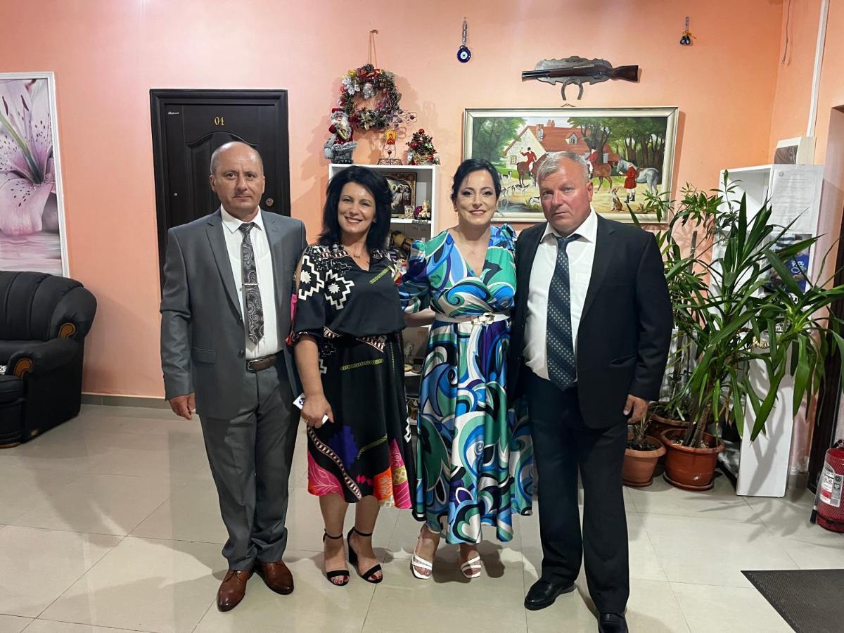 Hostel Denisa Buzau Ngoại thất bức ảnh