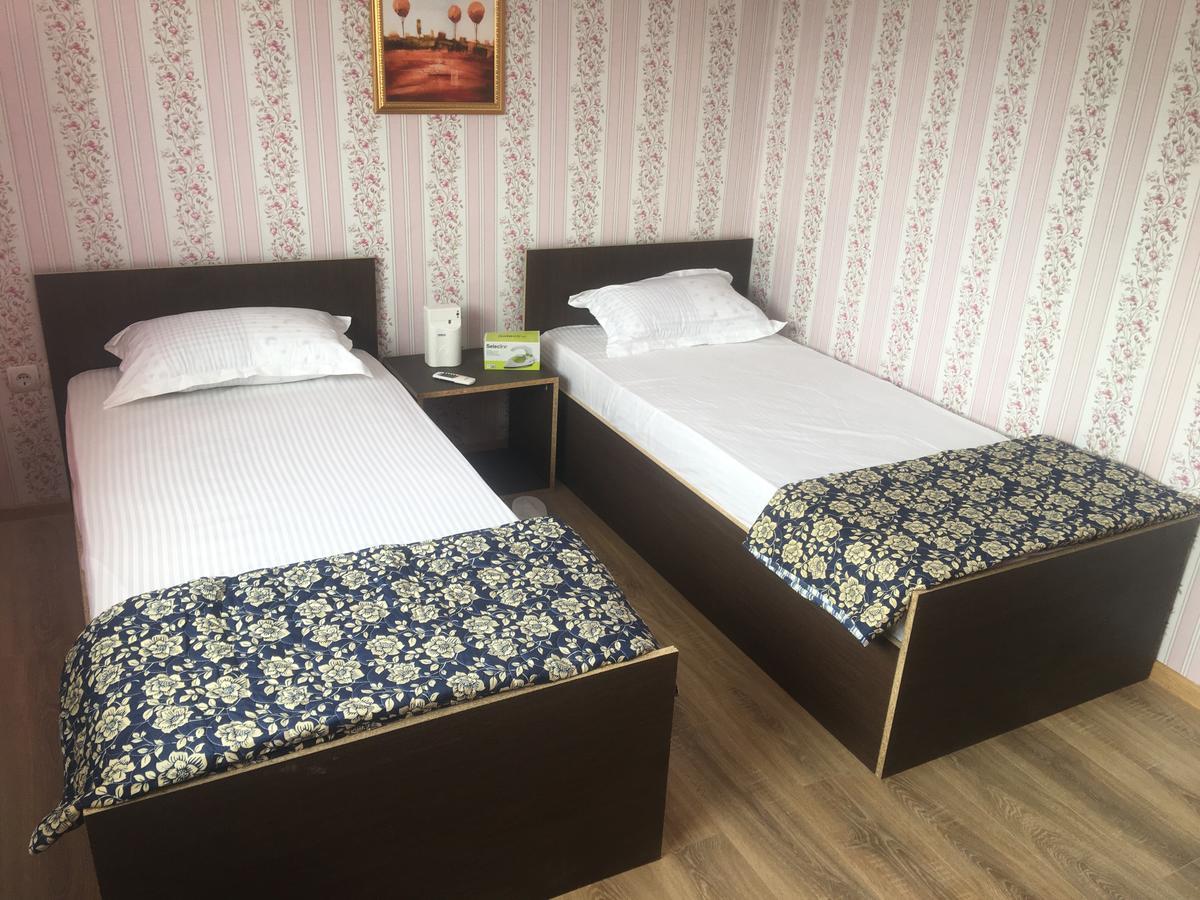 Hostel Denisa Buzau Ngoại thất bức ảnh
