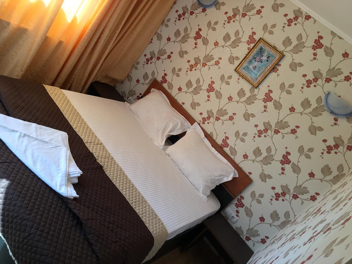 Hostel Denisa Buzau Ngoại thất bức ảnh