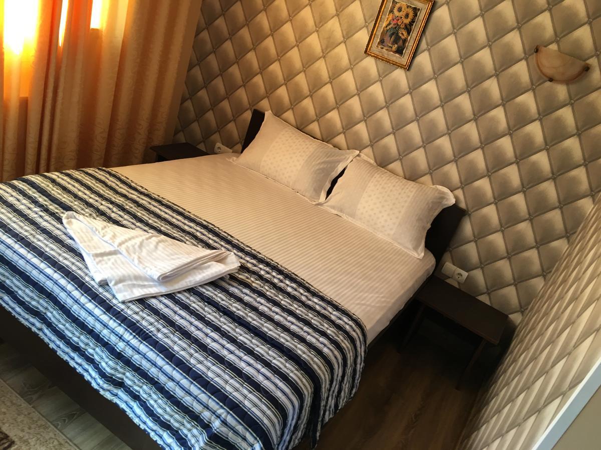Hostel Denisa Buzau Ngoại thất bức ảnh