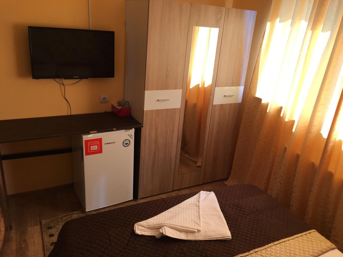 Hostel Denisa Buzau Ngoại thất bức ảnh
