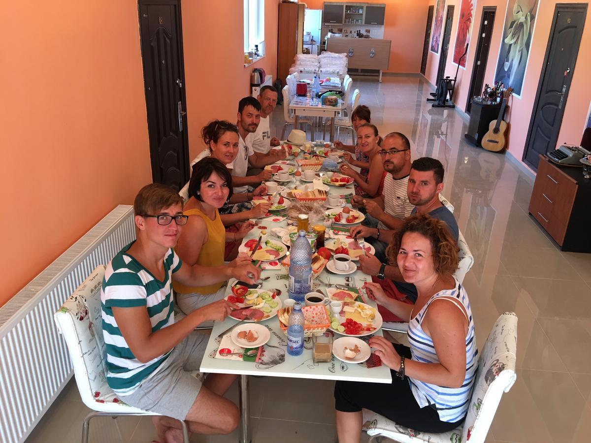 Hostel Denisa Buzau Ngoại thất bức ảnh